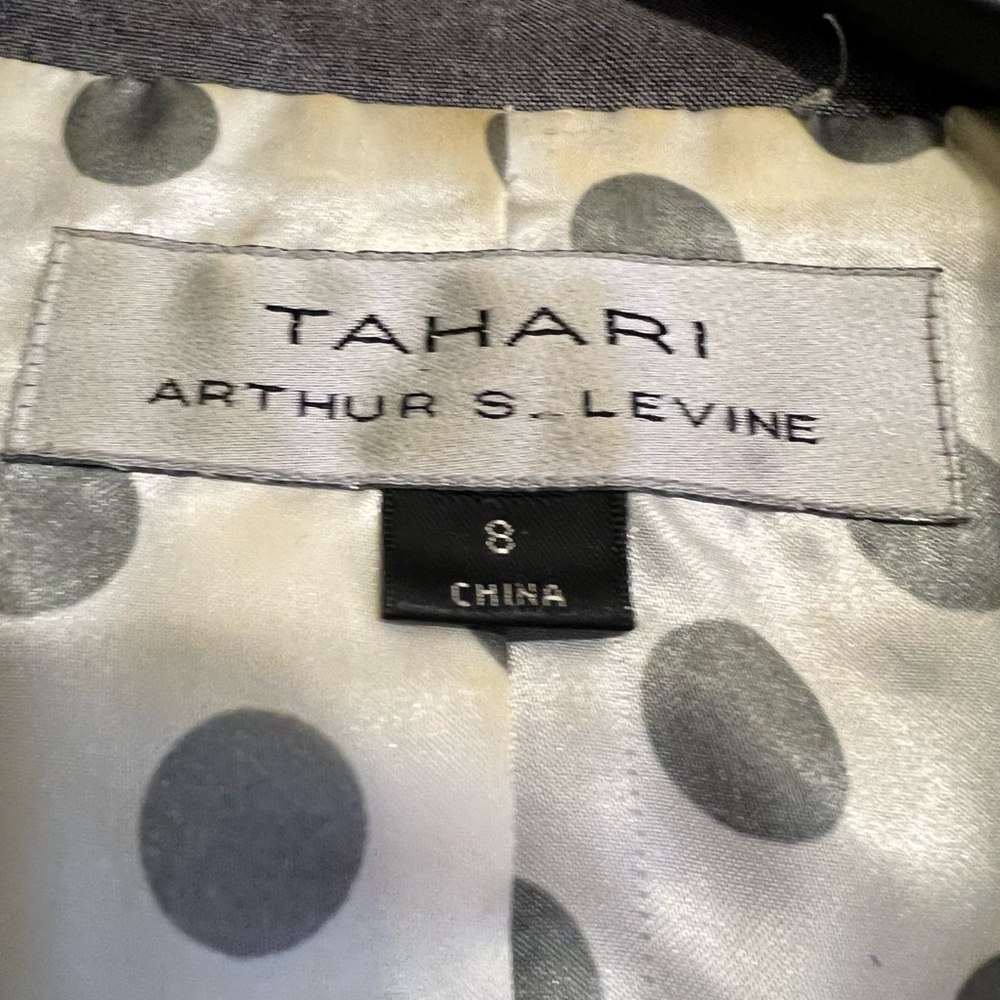 Tahari, Size 8 Suit